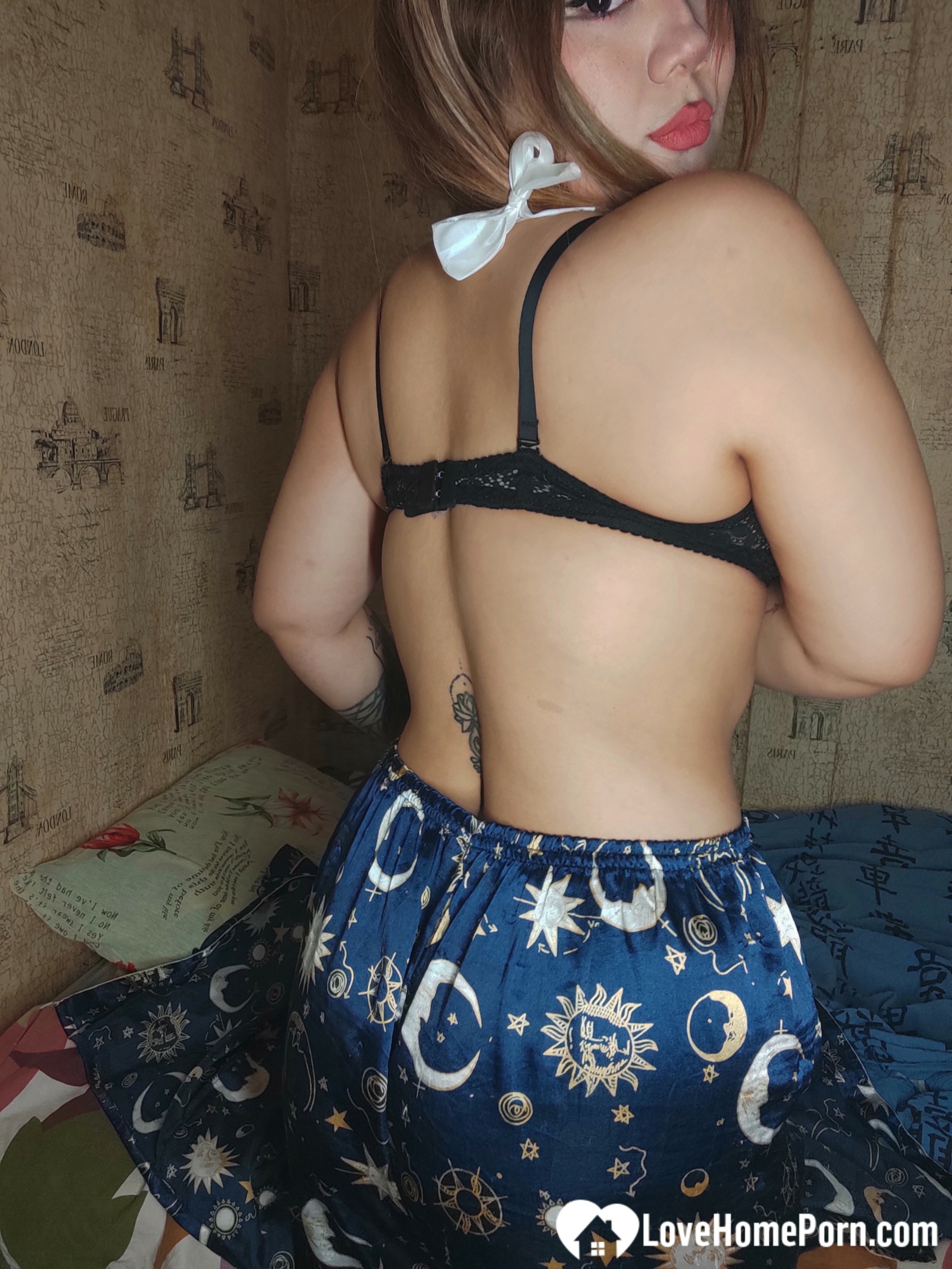 Lonely Asian pleasuring herself during COVID lockd — 23