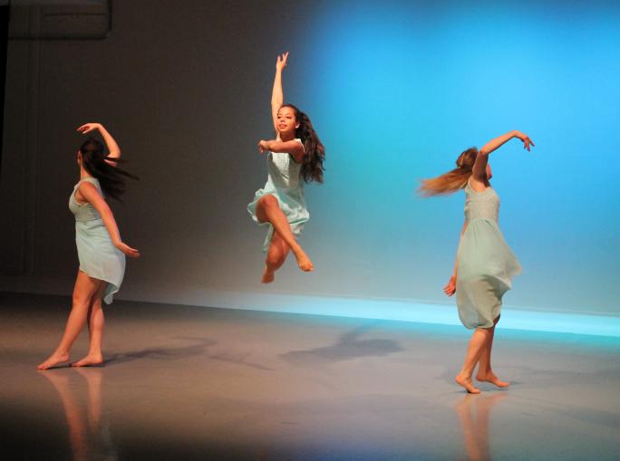 Dancers — 10