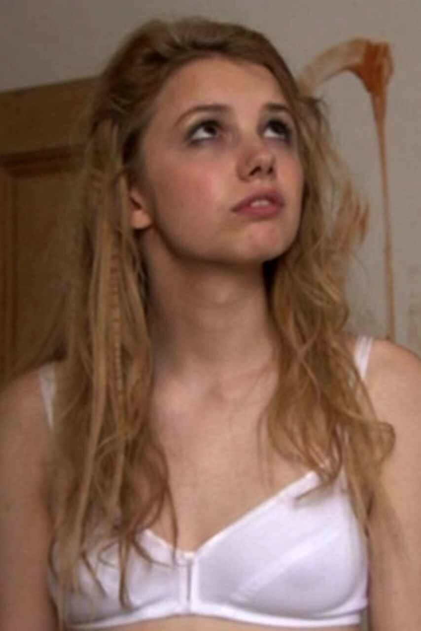 Hannah Murray Skins British TV Show Sexy Girl — 17