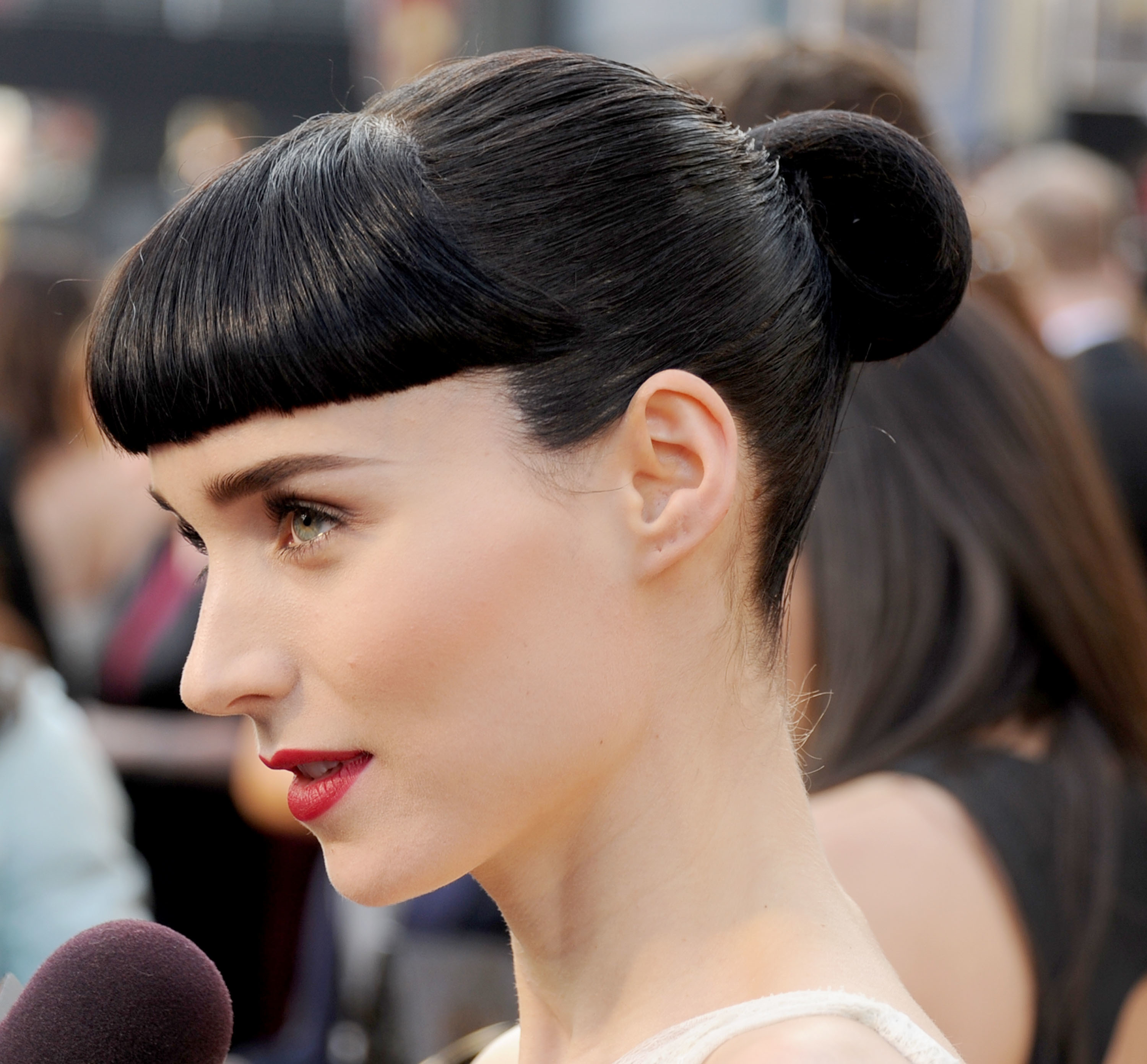 Stunning Celebrities With Bangs!!!! — 58