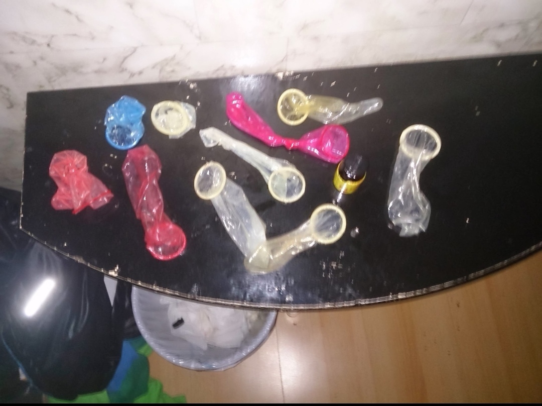 Im Sperma und Poppers Rausch Sperma schlucken — 12