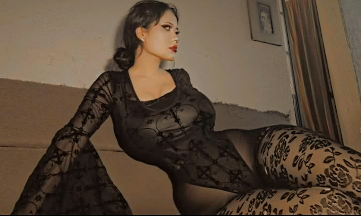 Las enormes tetas de azul casi morado — 5