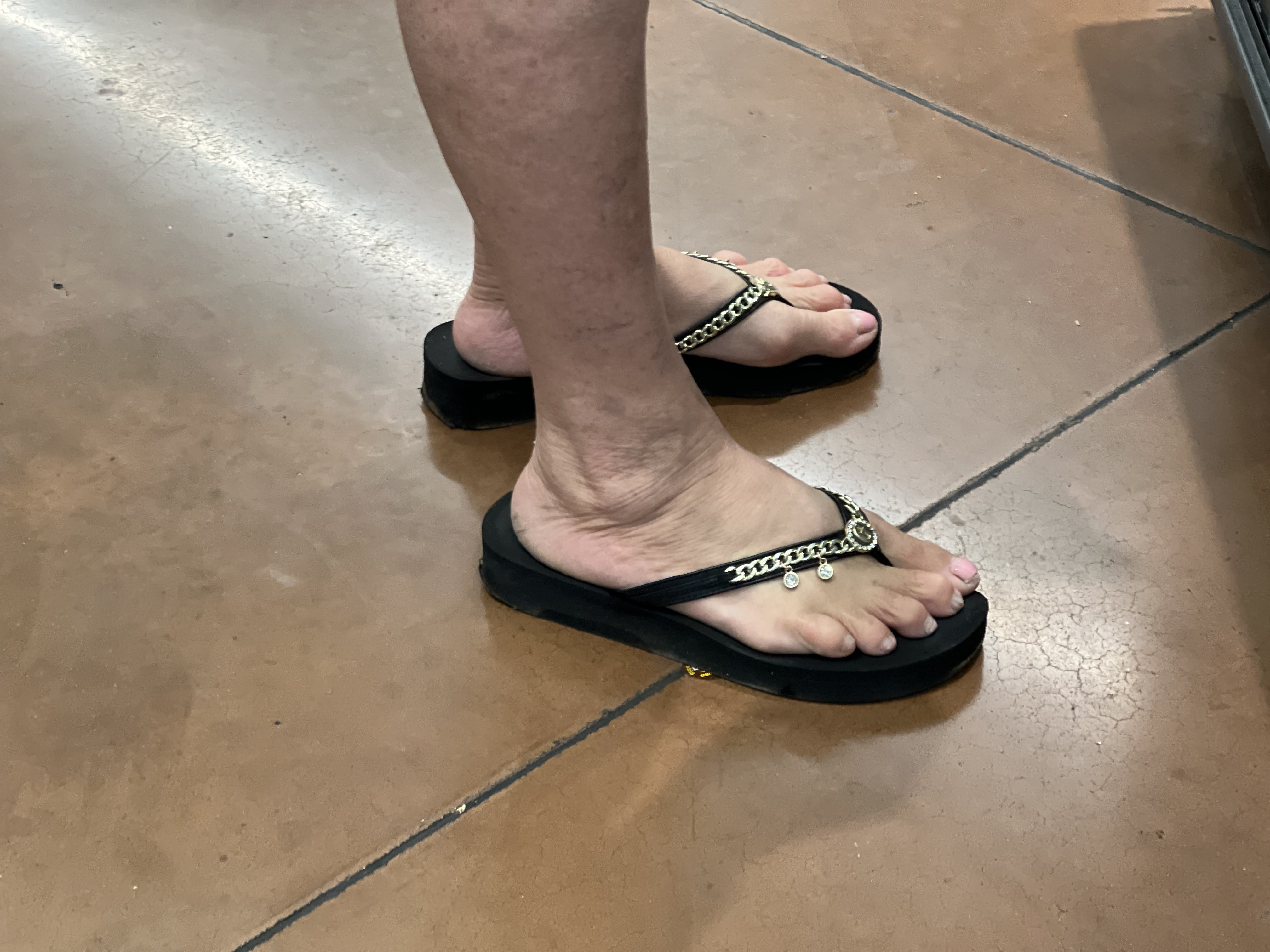 Gilf and milf feet at supermarket — 6
